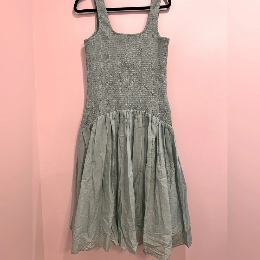 β¨ NWT Hutch Green Smocked Drop-Waist Midi Dress β¨ - Picture 3 of 11